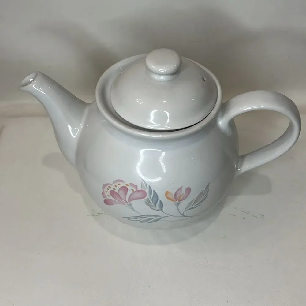 Corelle Coordinates Stoneware Tea Pot With Lid Handle Spout Floral Feminine Pink
